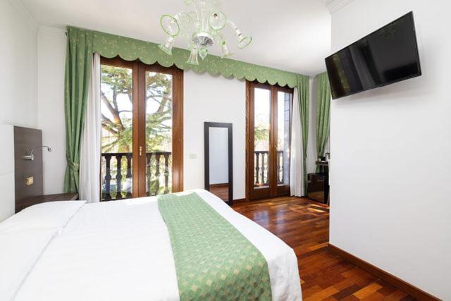 Hotel Villa Cipro Lido di Venezia Exterior photo